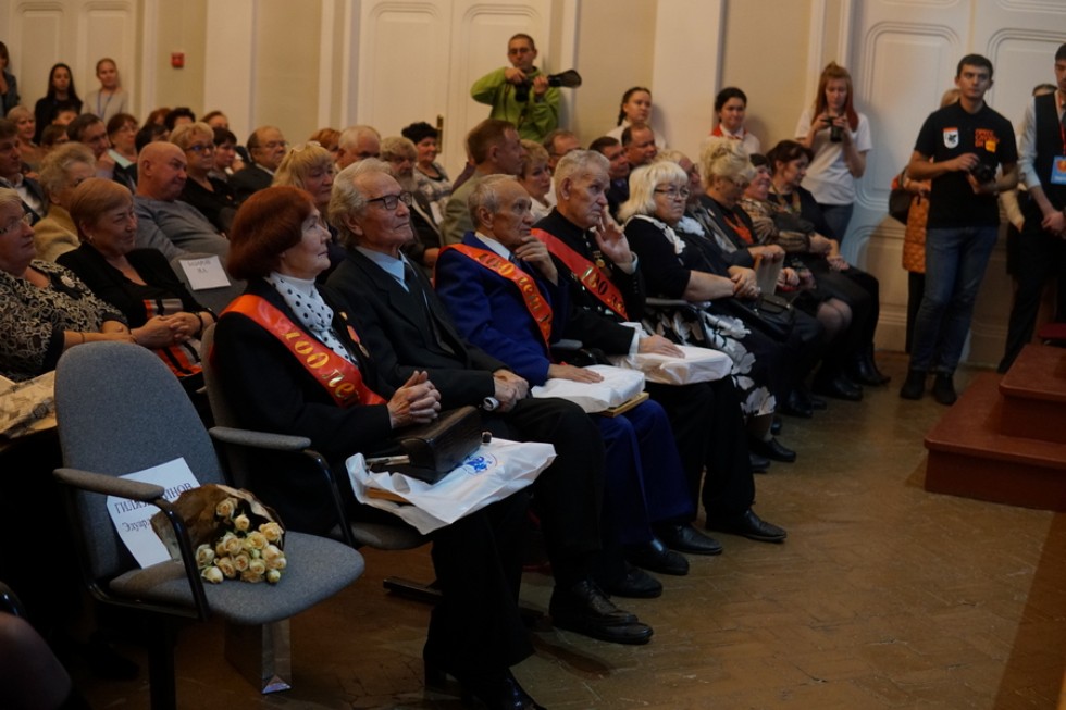 �� ������������� ����������� � ���������� ��������� ��� �������� 100-����� �����