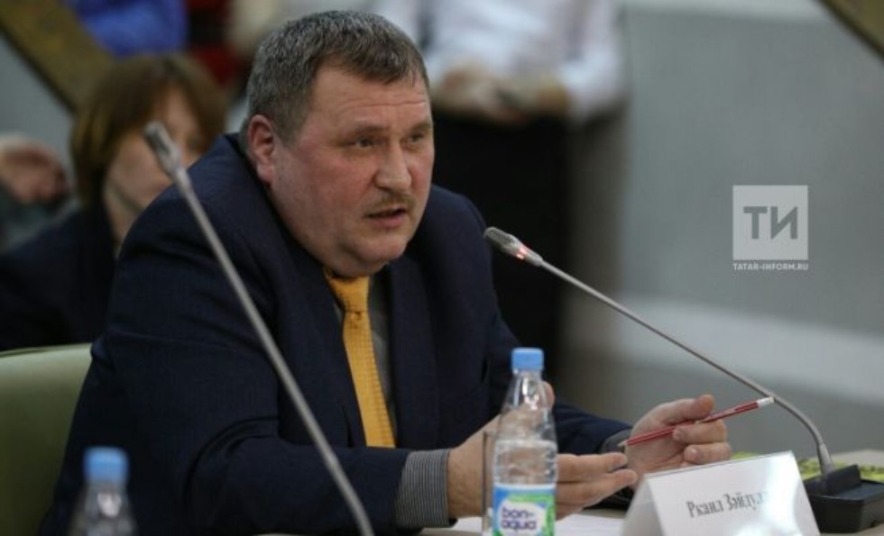 Татарның үсеш стратегиясе хакында экспертлар фикер алыша Татарның үсеш стратегиясе хакында экспертлар фикер алыша