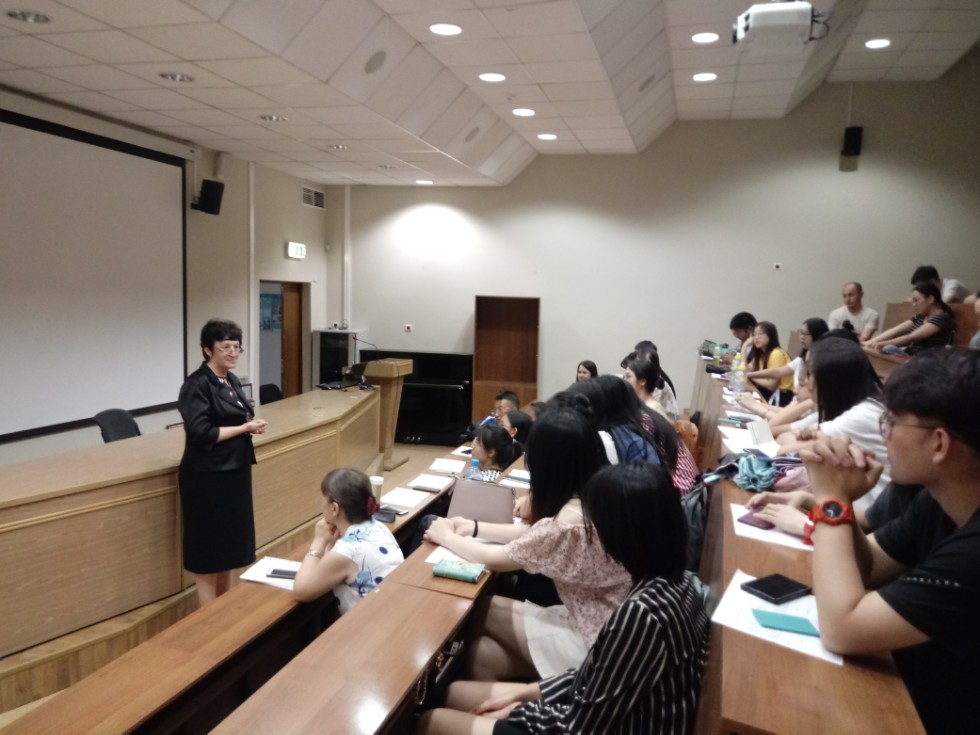 Стажеры из Сианьского нефтяного университета получили сертификаты Стажеры из Сианьского нефтяного университета получили сертификаты