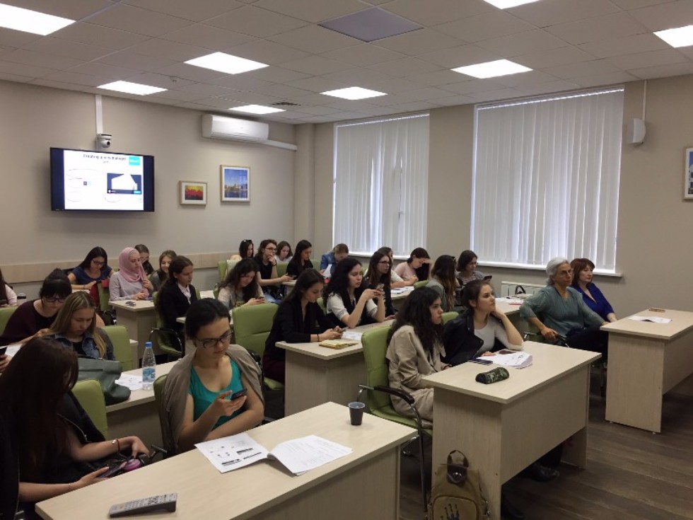 � ���� ��������� ������� Have a Hoot with Kahoot! ��� ��������� 3 �����