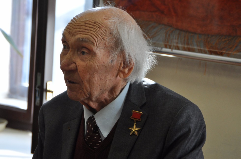 � ������ � ����� ��� ��������� 9 ��������� ��������� ��� (1944 ���� �������), �������, �������� � ������� ������ �������� ����, ����� ���������� �����, ����������� �����-���������� ����, ����������� ������ ������ ���� ������� �������������� �������