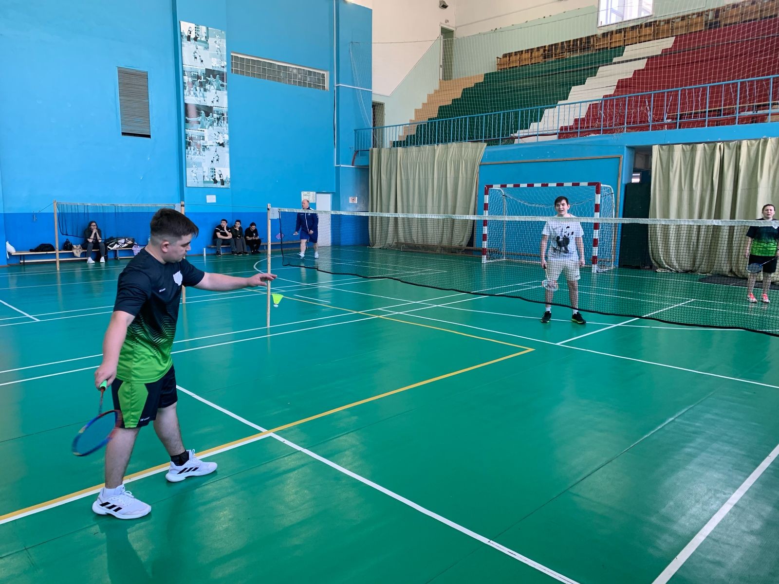 Турнир по бадминтону Турнир по бадминтону