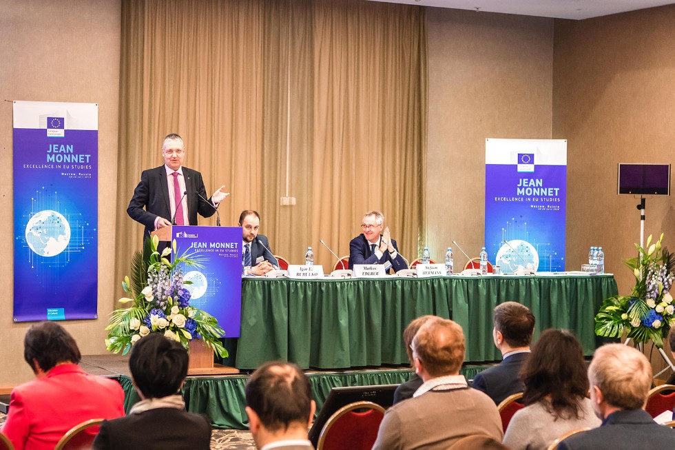 Академический координатор Центра превосходства Жана Монне VOICES+, д.ю.н. Р.Ш.Давлетгильдеев принял участие в работе Международной научно-практической конференции Jean Monnet Excellence in EU Studies, организованной Европейской Комиссией в Москве 20 апреля Академический координатор Центра превосходства Жана Монне VOICES+, д.ю.н. Р.Ш.Давлетгильдеев принял участие в работе Международной научно-практической конференции Jean Monnet Excellence in EU Studies, организованной Европейской Комиссией в Москве 20 апреля