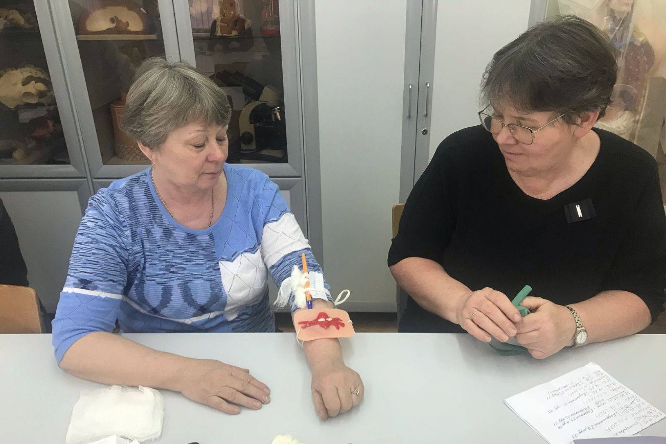 В Елабужском институте КФУ закончились курсы повышения квалификации для учителей по программе 'Формирующее оценивание учебных достижений обучающихся на уроке по ФГОС: методы и инструменты' (куратор канд. пед. наук, доцент Бочкарева Т.Н.). В Елабужском институте КФУ закончились курсы повышения квалификации для учителей по программе 'Формирующее оценивание учебных достижений обучающихся на уроке по ФГОС: методы и инструменты' (куратор канд. пед. наук, доцент Бочкарева Т.Н.).