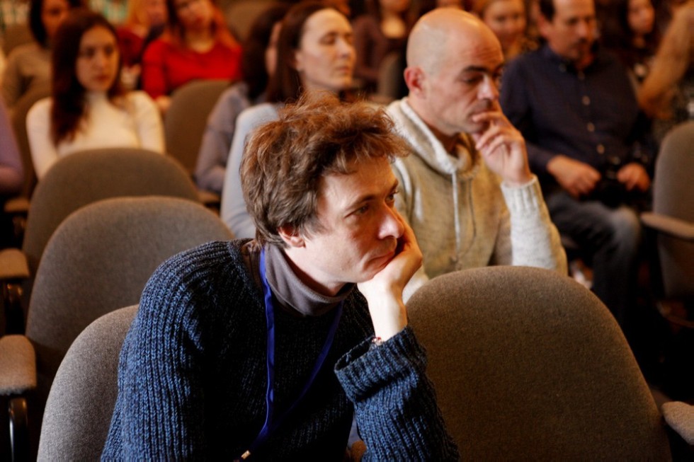 Общество живых поэтов на сцене Елабужского института КФУ Общество живых поэтов на сцене Елабужского института КФУ