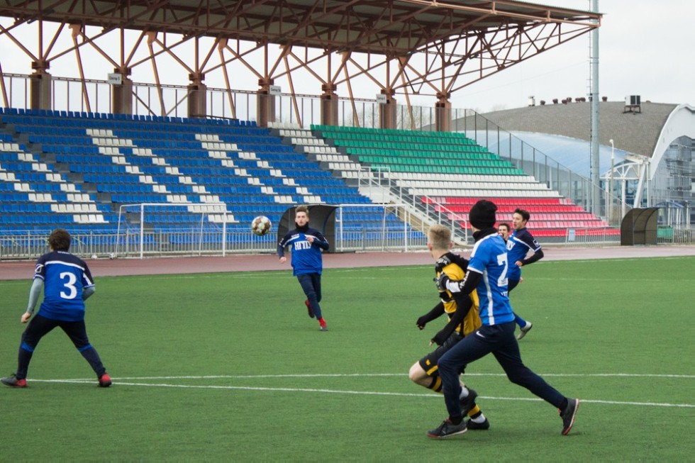 Команда Елабужского института КФУ вышла в плей-офф студенческой футбольной лиги Команда Елабужского института КФУ вышла в плей-офф студенческой футбольной лиги