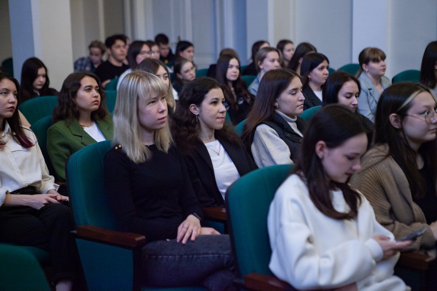 Состоялась церемония 'Интеллектуальный лидер' в Елабужском институте КФУ Состоялась церемония 'Интеллектуальный лидер' в Елабужском институте КФУ