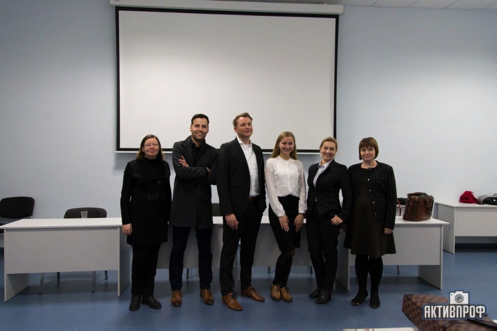 Встреча студентов НЧИ КФУ с немецкими работодателями из ООО 'ДАЙМЛЕР КАМАЗ РУС' Встреча студентов НЧИ КФУ с немецкими работодателями из ООО 'ДАЙМЛЕР КАМАЗ РУС'