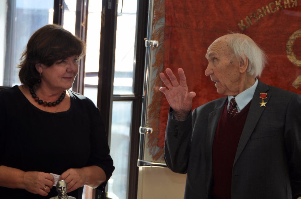 � ������ � ����� ��� ��������� 9 ��������� ��������� ��� (1944 ���� �������), �������, �������� � ������� ������ �������� ����, ����� ���������� �����, ����������� �����-���������� ����, ����������� ������ ������ ���� ������� �������������� �������