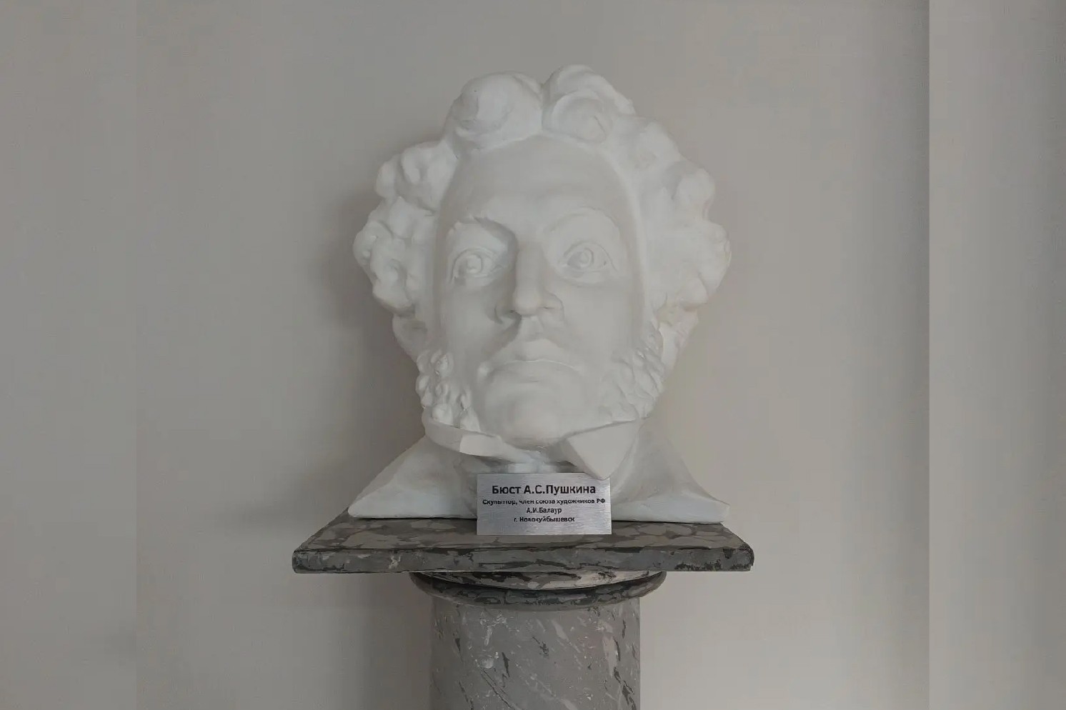 Студенты-филологи Елабужского института КФУ прикоснулись к истории в главной библиотеке Елабуги Студенты-филологи Елабужского института КФУ прикоснулись к истории в главной библиотеке Елабуги