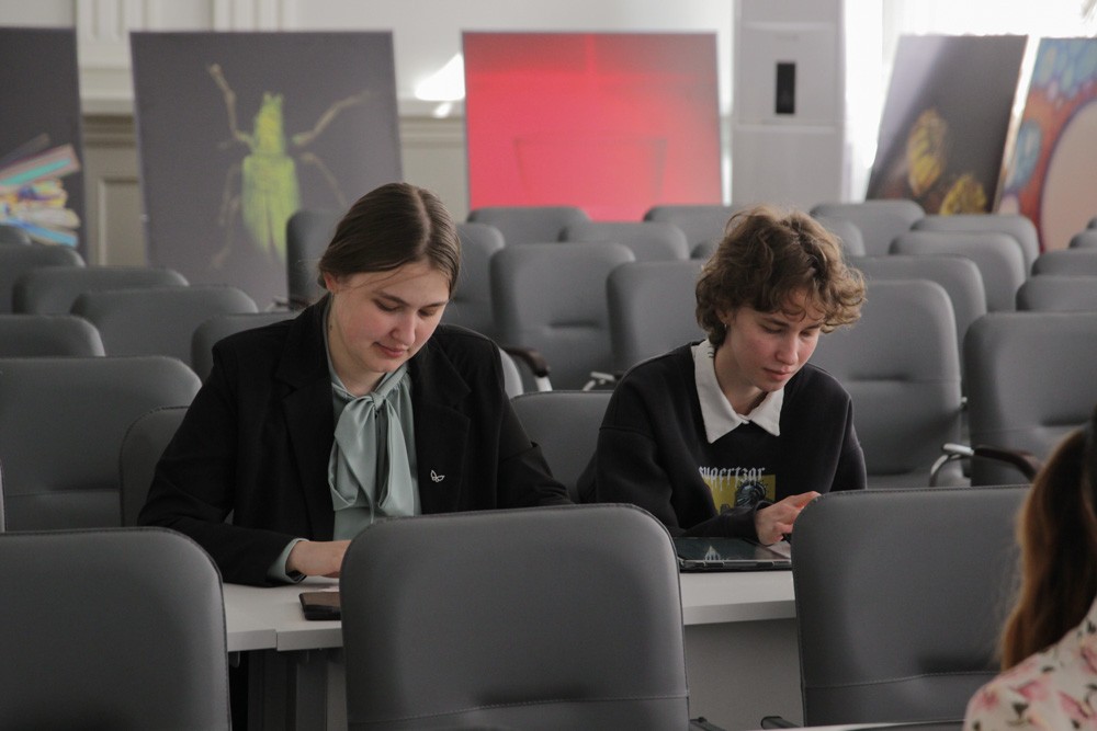 Конкурс на лучшую научно-исследовательскую работу студентов ЕИ КФУ Конкурс на лучшую научно-исследовательскую работу студентов ЕИ КФУ