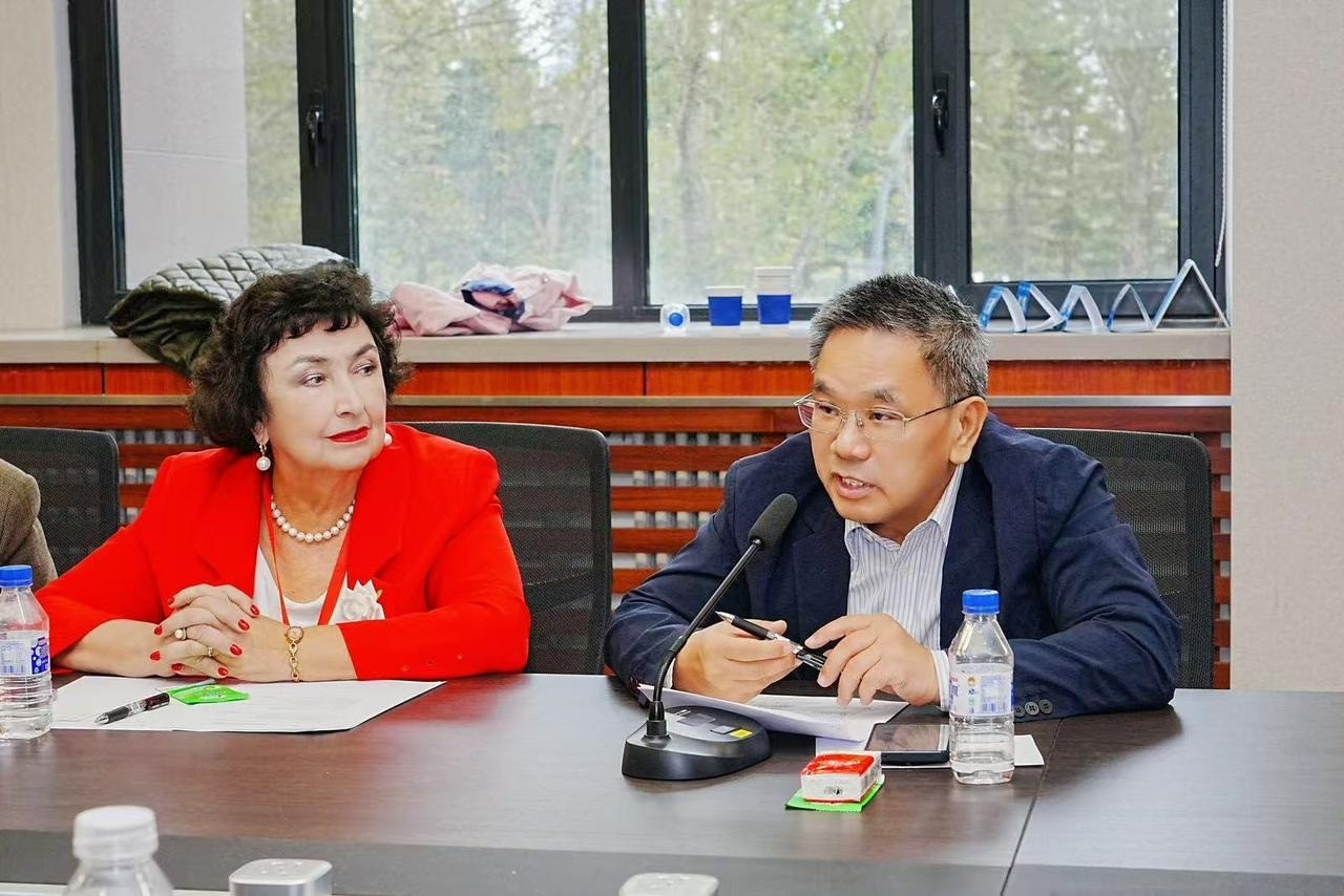 Рабочее заседание руководства Института образования Северо-Восточного педагогического университета (СВПУ, Чанчунь, КНР): развивая международное сотрудничество Рабочее заседание руководства Института образования Северо-Восточного педагогического университета (СВПУ, Чанчунь, КНР): развивая международное сотрудничество