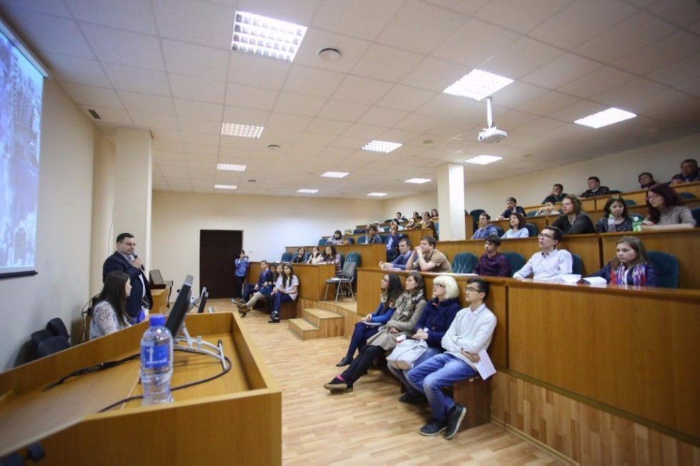 Professor Evgeni Magid gave a talk at the event 'Nochnoy Predel' in the forum 'PRO SCIENCE in KFU'