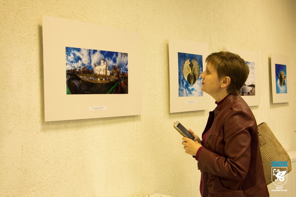 Студенты НЧИ КФУ посетили выставку и мастер-класс Игоря Могильниченко Студенты НЧИ КФУ посетили выставку и мастер-класс Игоря Могильниченко