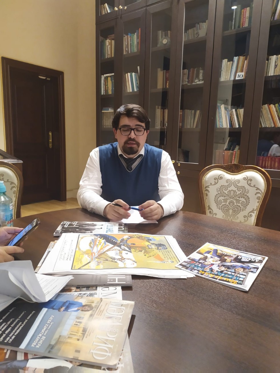 Аспирантский кружок кафедры религиоведения продолжает серию семинаров в Доме татарской книги Аспирантский кружок кафедры религиоведения продолжает серию семинаров в Доме татарской книги