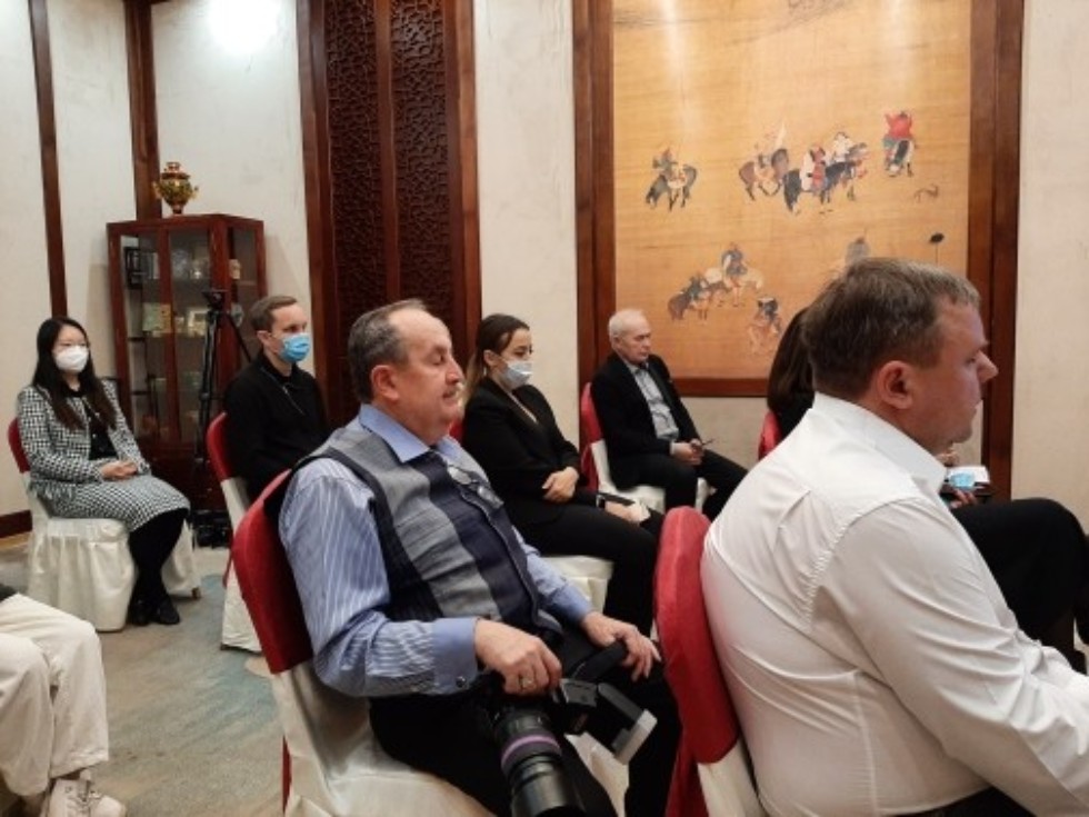 Представители ИМО на брифинге Генерального консула Китайской Народной Республики Представители ИМО на брифинге Генерального консула Китайской Народной Республики