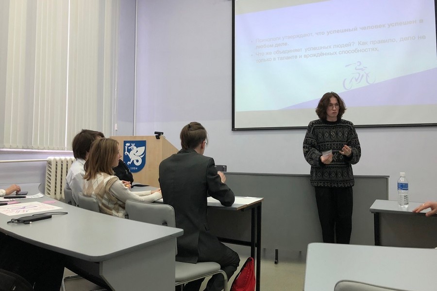 � �������� ������� �.�. �������� � '������� ������' � ��������� ���������-�������������� �������