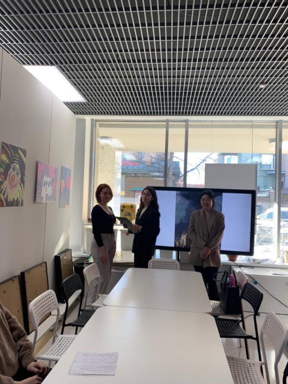 Филологи-первокурсники провели экскурсии на английском и испанском языках в Государственном музее изобразительных искусств РТ Филологи-первокурсники провели экскурсии на английском и испанском языках в Государственном музее изобразительных искусств РТ