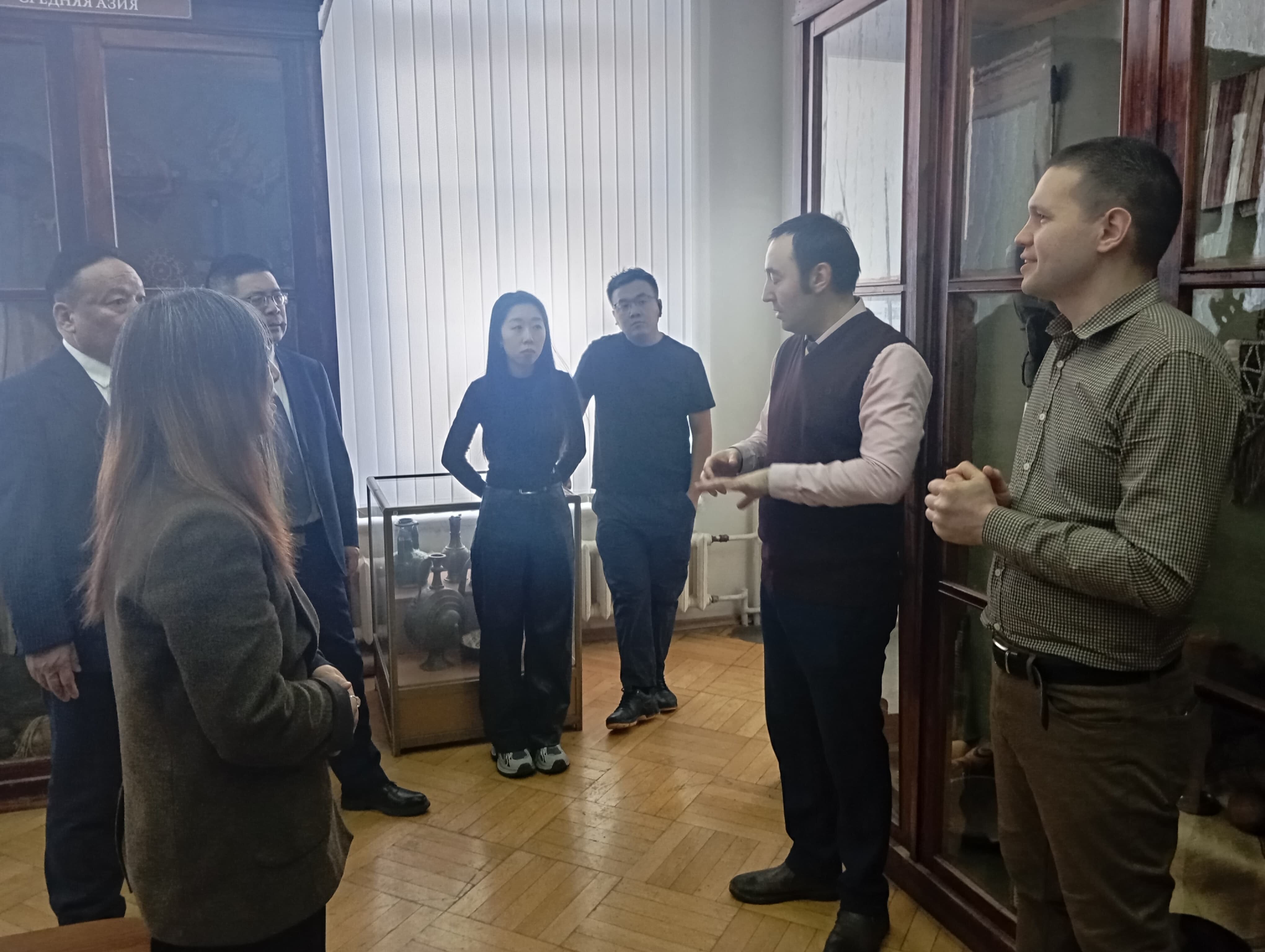 Этнографы Казанского университета встретились с делегацией Цинхайского университета национальностей (КНР) Этнографы Казанского университета встретились с делегацией Цинхайского университета национальностей (КНР)