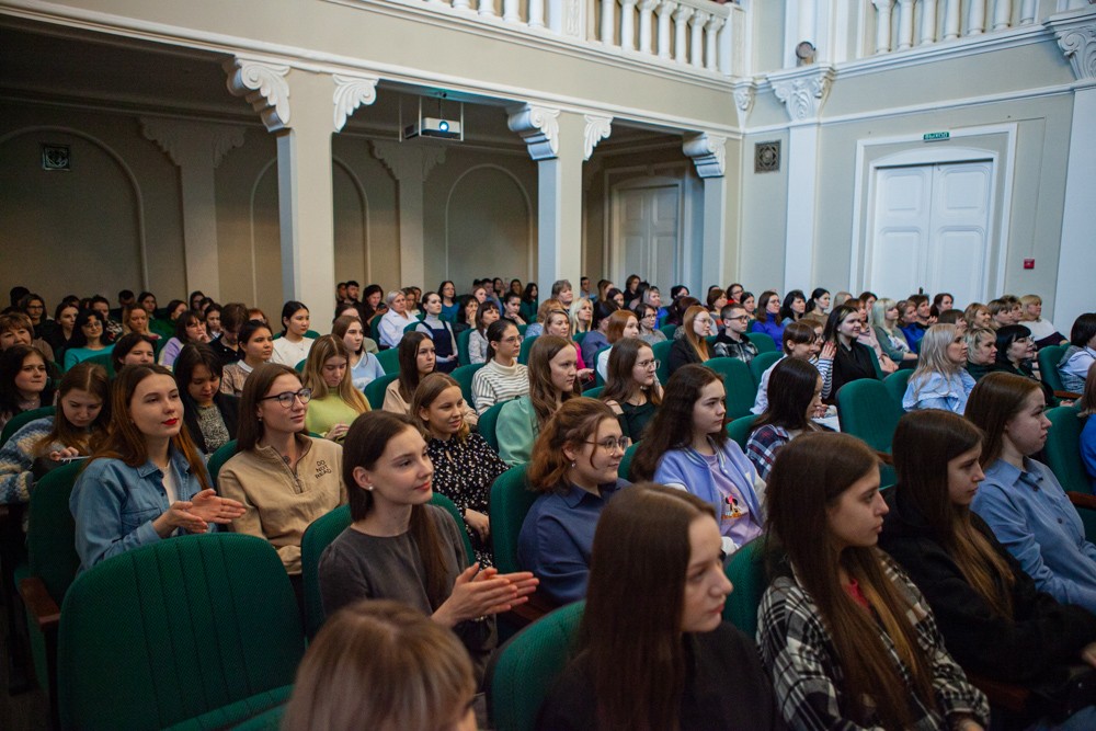 Праздничный концерт '23+8' прошел в Елабужском институте КФУ Праздничный концерт '23+8' прошел в Елабужском институте КФУ