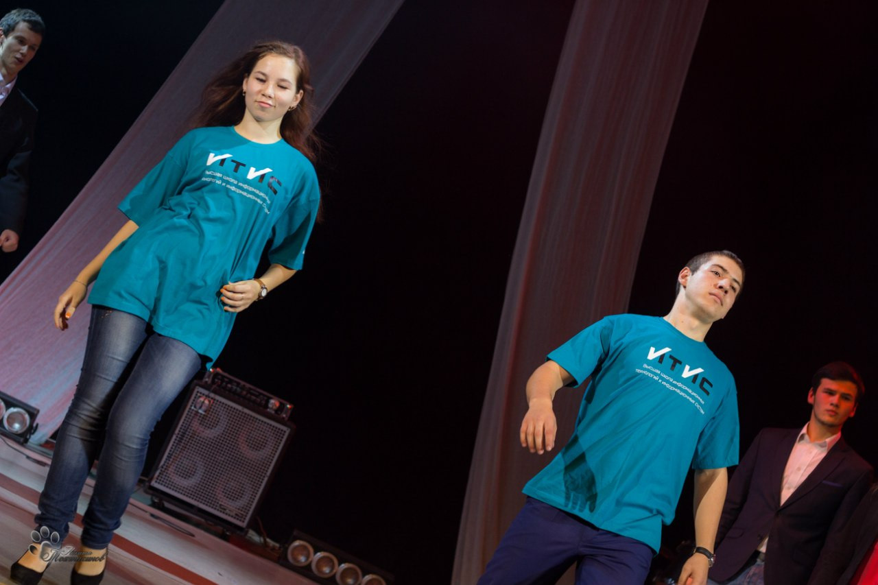 Заключительные дни фестиваля 'День Первокурсника 2014'. На сцене Высшая школа информационных систем и технологий и Институт международных отношений, истории и востоковедения. Заключительные дни фестиваля 'День Первокурсника 2014'. На сцене Высшая школа информационных систем и технологий и Институт международных отношений, истории и востоковедения.