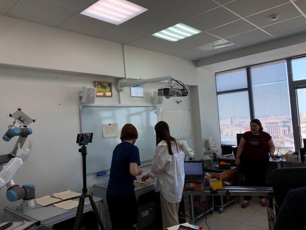 Member of Laboratory of Intelligent Robotics Systems gave tours for students