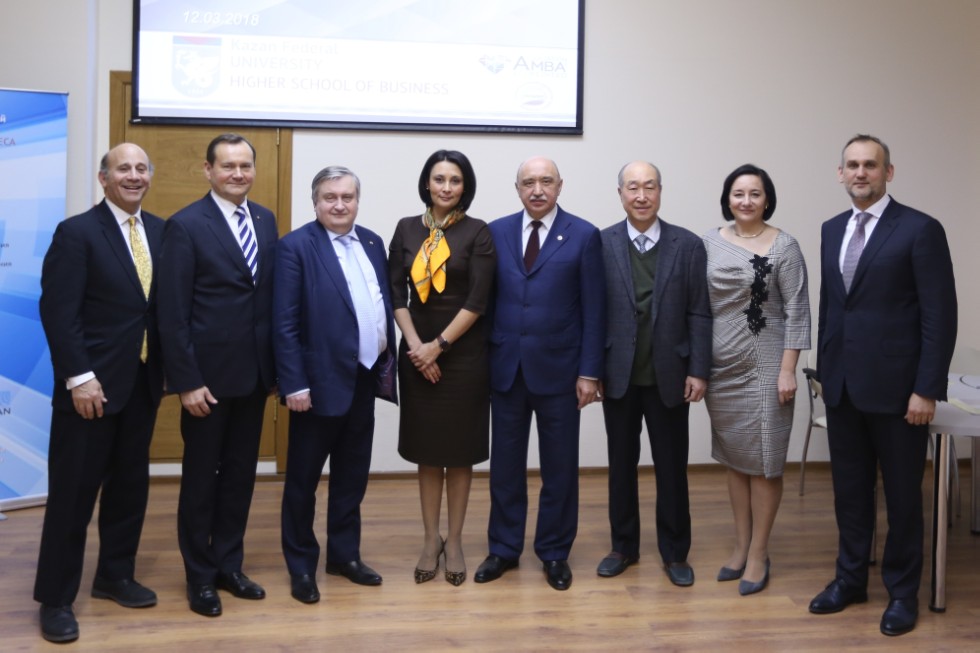 Higher School of Business Intends to Further Internationalize Curricula
