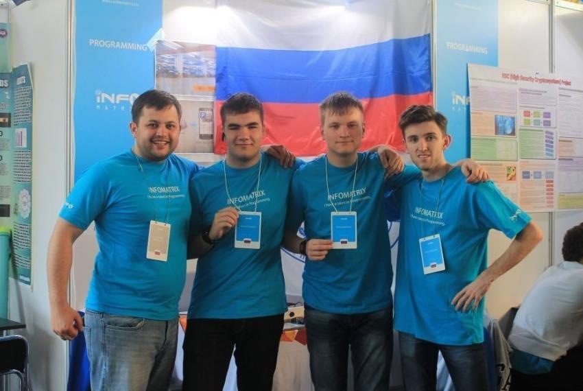 KFU IT Lyceum students win silver and bronze at Infomatrix 2015 International IT Project Competition
