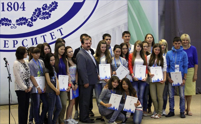 Kazan Federal University awards Universiade volunteers
