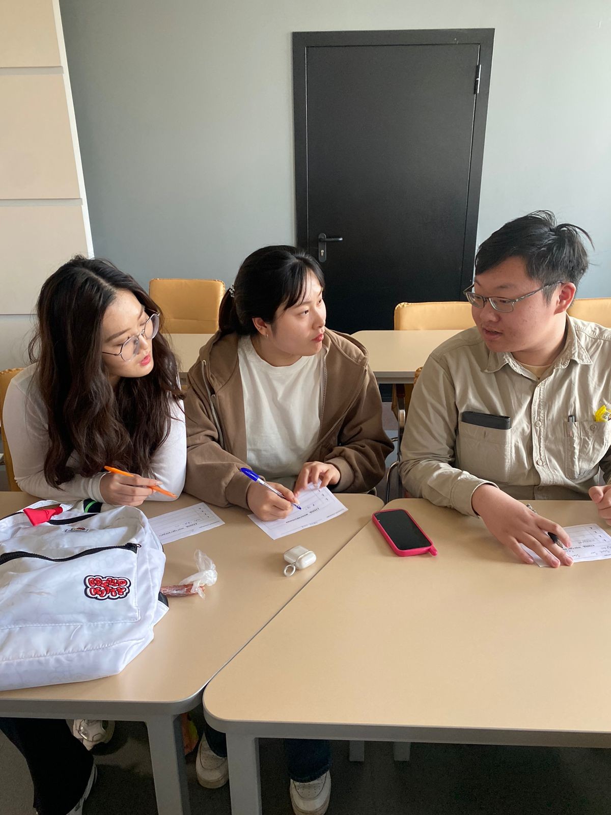 5 апреля в Институте управления, экономики и финансов прошел День открытых дверей для студентов подготовительного факультета экономического отделения Казанского федерального университета. 5 апреля в Институте управления, экономики и финансов прошел День открытых дверей для студентов подготовительного факультета экономического отделения Казанского федерального университета.