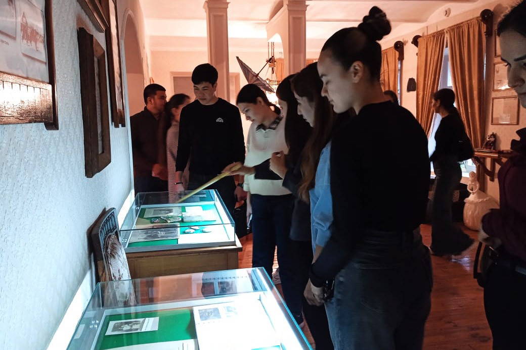 Студенты посетили музеи Елабужского института КФУ Студенты посетили музеи Елабужского института КФУ