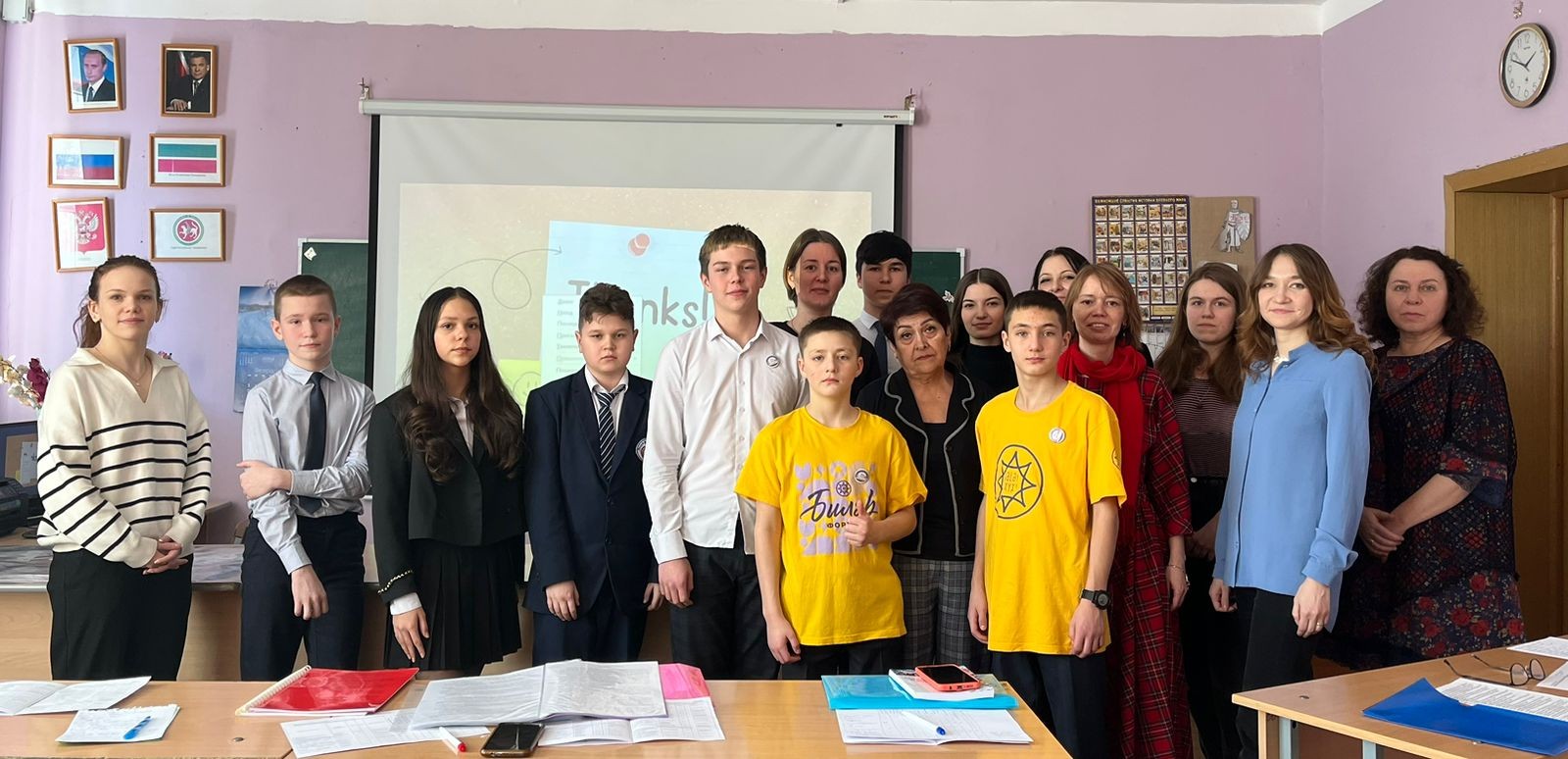 Школьники выступают ? магистранты учатся Школьники выступают ? магистранты учатся