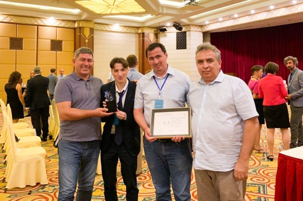 �������������� ������� ����� ���������������� ������ � �������� ��������� '������' ������ �������������� ������ ������