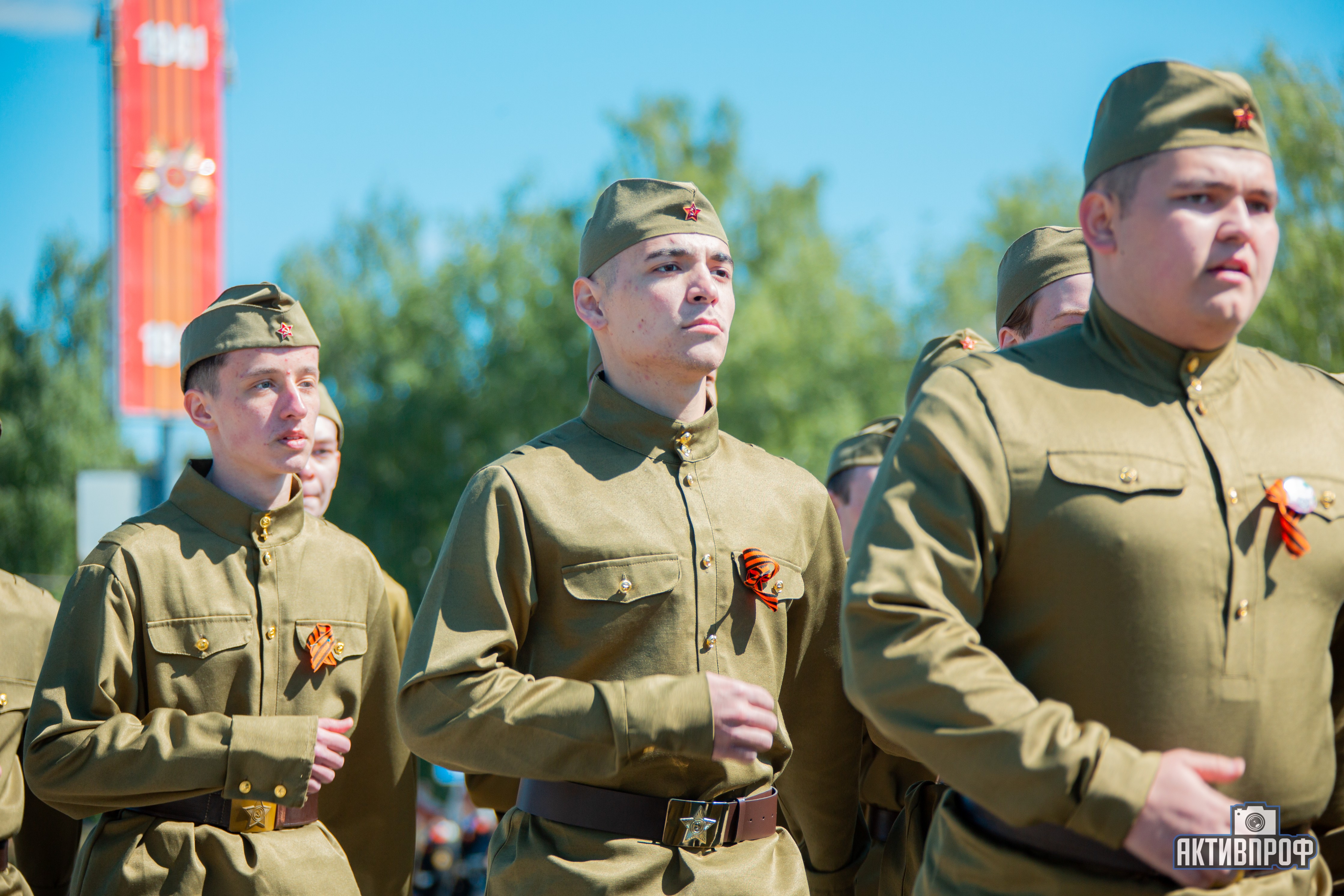 Студенты Набережночелнинского института КФУ традиционно приняли участие в параде Победы