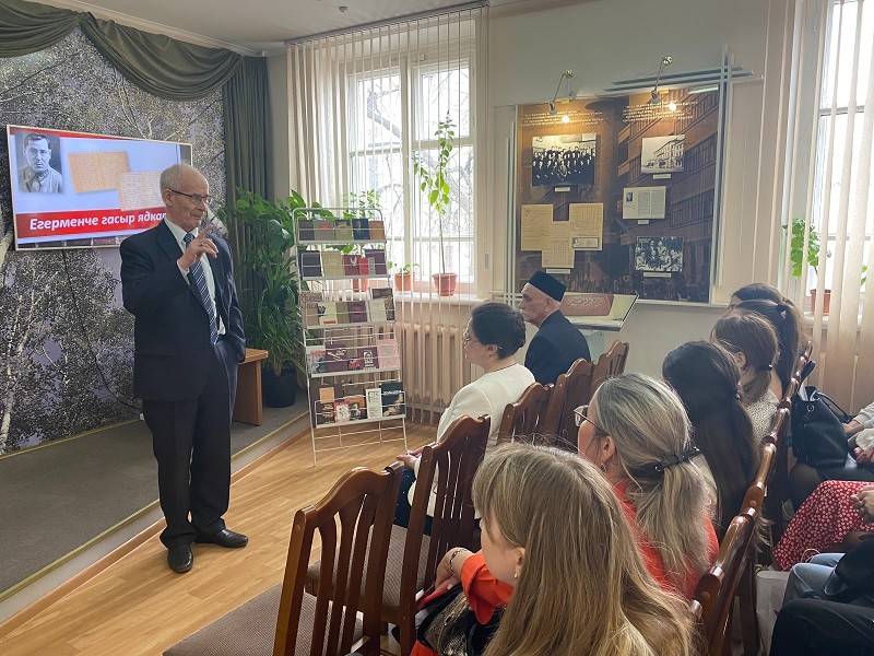 'Җырларым, сез шытып йөрәгемдә Ил кырында чәчәк атыгыз!...' 'Җырларым, сез шытып йөрәгемдә Ил кырында чәчәк атыгыз!...'