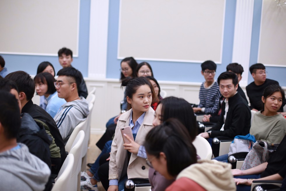 Cooperation Agreements with Indonesian Universities and a Visit by Minister of Industry and Information Technology of China Miao Wei