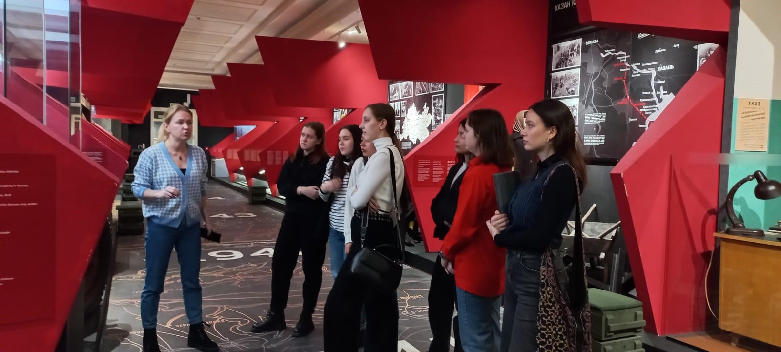 Студенты-регионоведы посетили Музей Великой Отечественной войны в Кремле