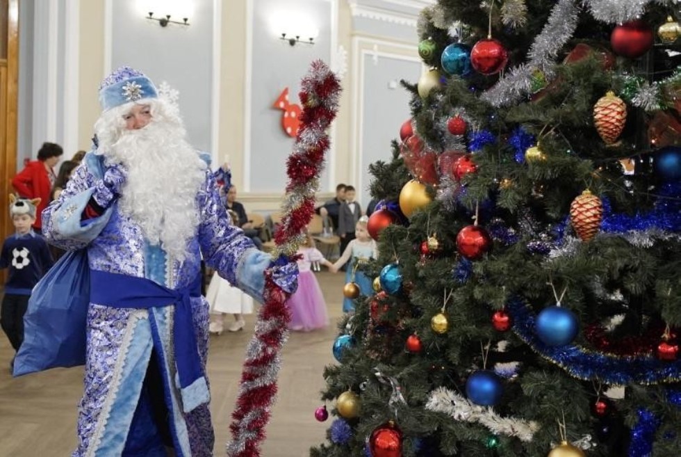 Kazan Federal University holds New Year celebrations for employees' kids