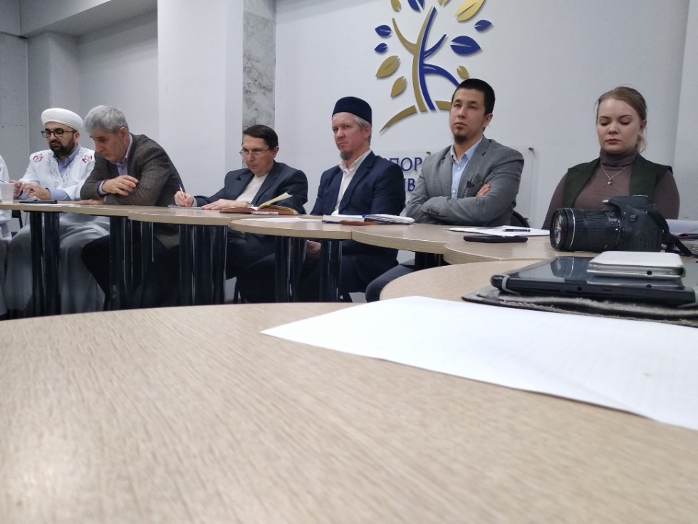 Сотрудники Ресурсного центра приняли участие в обсуждении проблем школьного образования детей мусульман в Ульяновске ,кфу, имо, рц