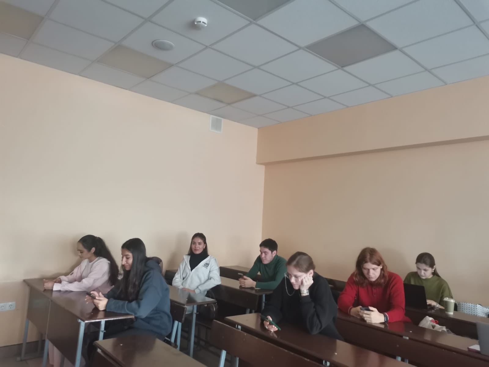 Студенты ИСФНиМК приняли участие в Социологическом диктанте Студенты ИСФНиМК приняли участие в Социологическом диктанте