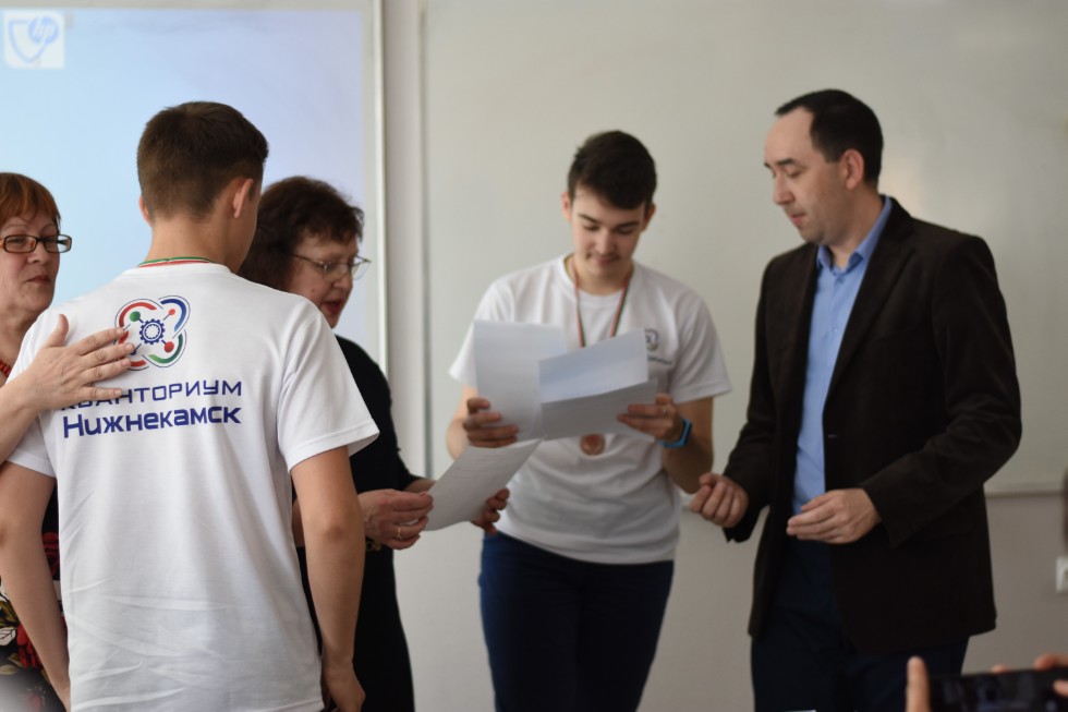 ����� ��������� ���� ������������� 