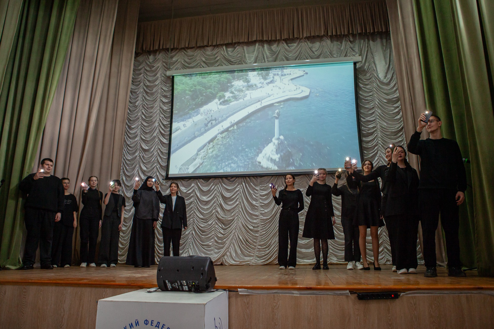 Состоялся конкурс 'Песни, вдохновляющие на подвиг' среди студентов отделения иностранных языков Состоялся конкурс 'Песни, вдохновляющие на подвиг' среди студентов отделения иностранных языков