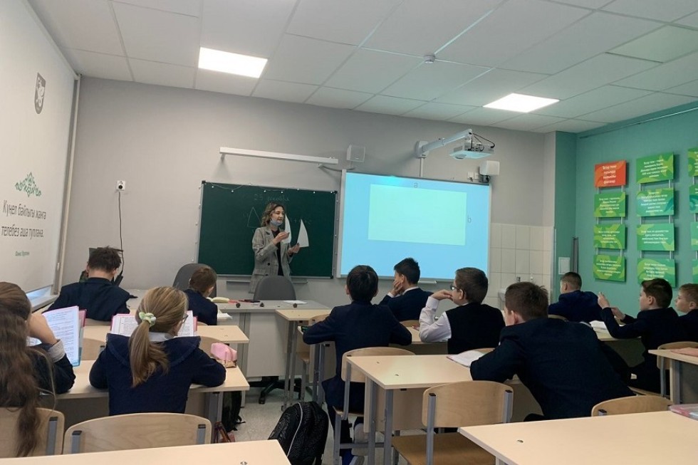 Студенты отделения математики и естественных наук проходят педагогическую практику Студенты отделения математики и естественных наук проходят педагогическую практику