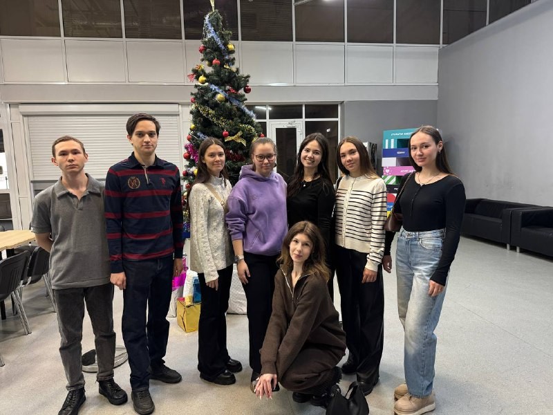 Студенты 2 курса и куратор Салмина С.В. посетили мультимедийную выставку Студенты 2 курса и куратор Салмина С.В. посетили мультимедийную выставку