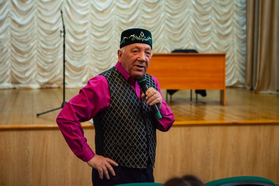 Встреча студентов Елабужского института КФУ с Алмазом Хамзиным Встреча студентов Елабужского института КФУ с Алмазом Хамзиным