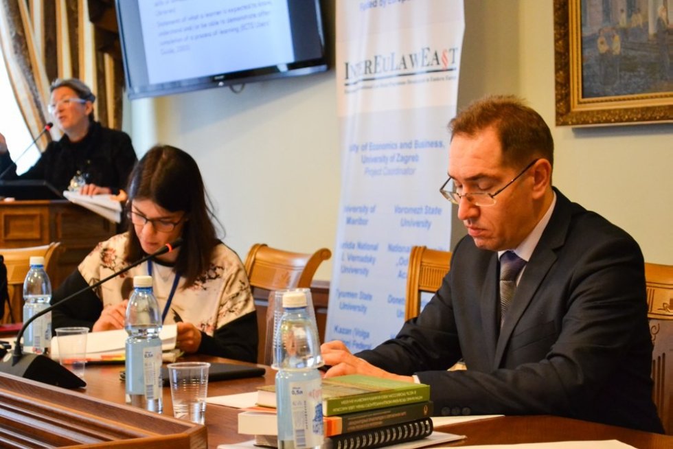 13-14 ноября на базе юридического факультета Казанского федерального университета состоялась 2-я международная конференция по теме 'Правовая реформа и расширение ЕС ? передача опыта' в рамках проекта Темпус IV по разработке магистерской программы по европейскому и международному праву InterEuLawEast. 13-14 ноября на базе юридического факультета Казанского федерального университета состоялась 2-я международная конференция по теме 'Правовая реформа и расширение ЕС ? передача опыта' в рамках проекта Темпус IV по разработке магистерской программы по европейскому и международному праву InterEuLawEast.