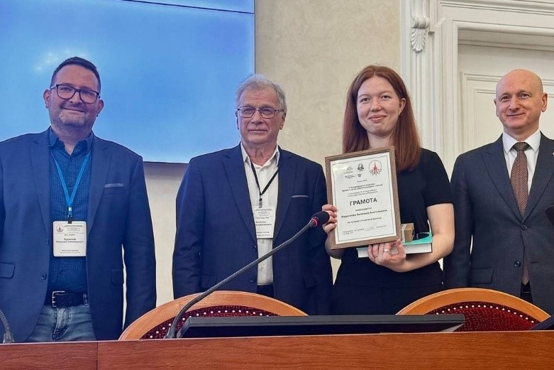 �������� ����� ����� ������������ � ������� ��������� � ������ ����-�������� ����� ������� ������ �� X ������������� ���������� '������ � ������ ����������������� ����������'.