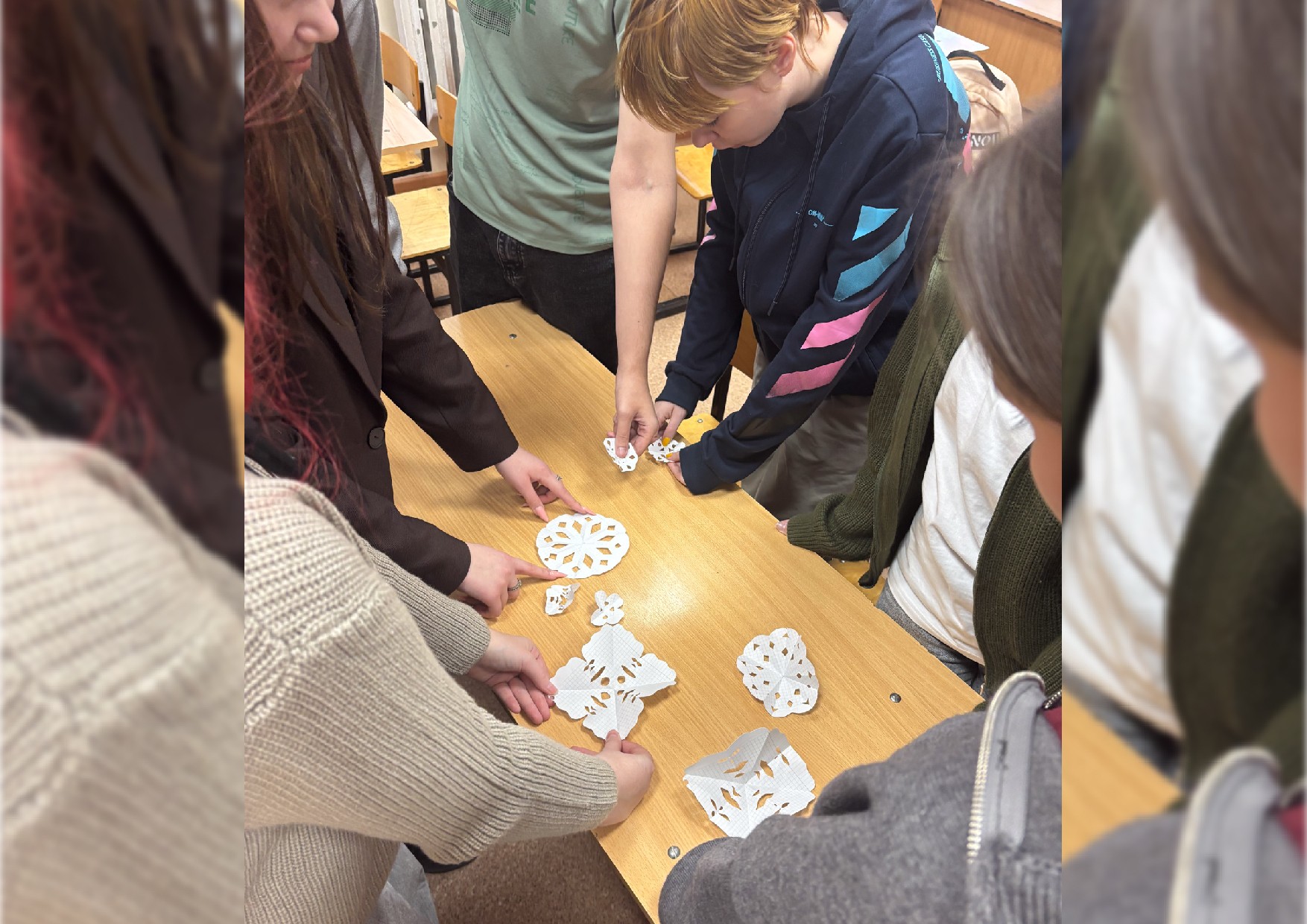 Студенты создали новогоднее настроение на кураторском часе Студенты создали новогоднее настроение на кураторском часе