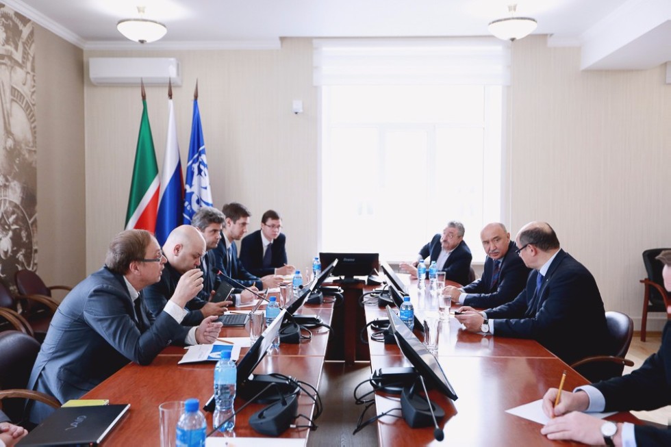 Dean of Sberbank Corporate University and Project 5-100 Expert Valery Katkalo Visited Kazan University