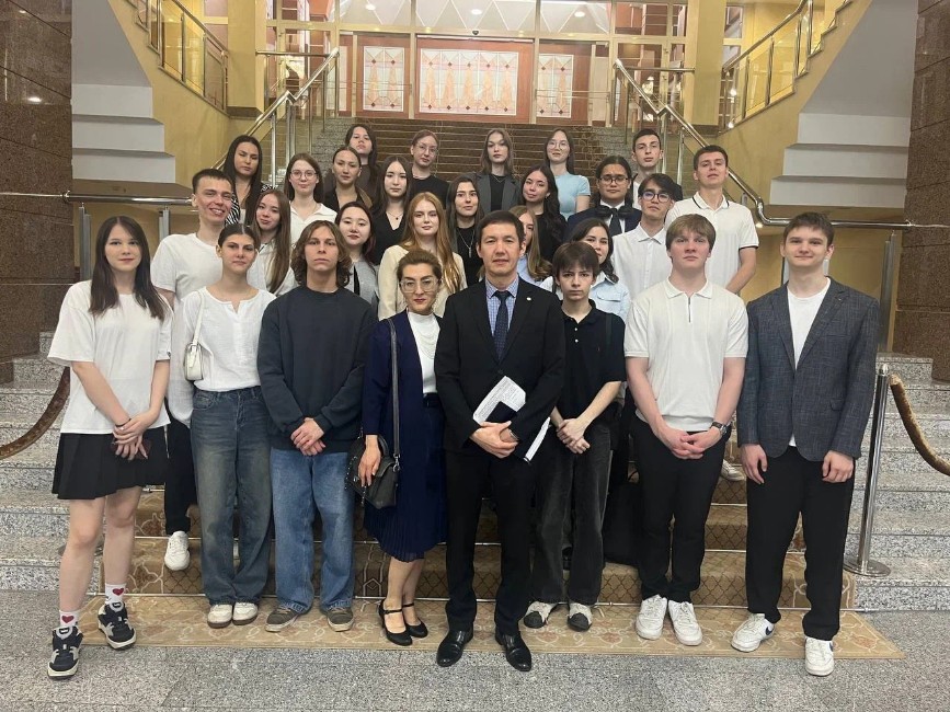 Студенты-политологи смогли почувствовать себя депутатами Студенты-политологи смогли почувствовать себя депутатами